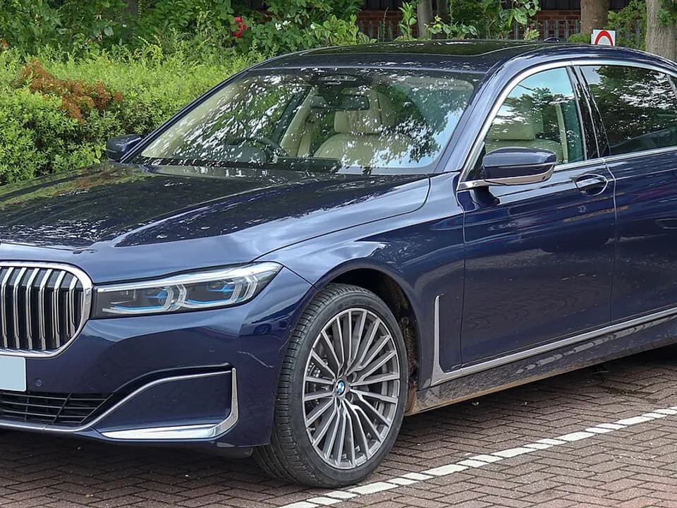 BMW 740Li Pure Excellence 2020 — Flagship Presidential Limousine