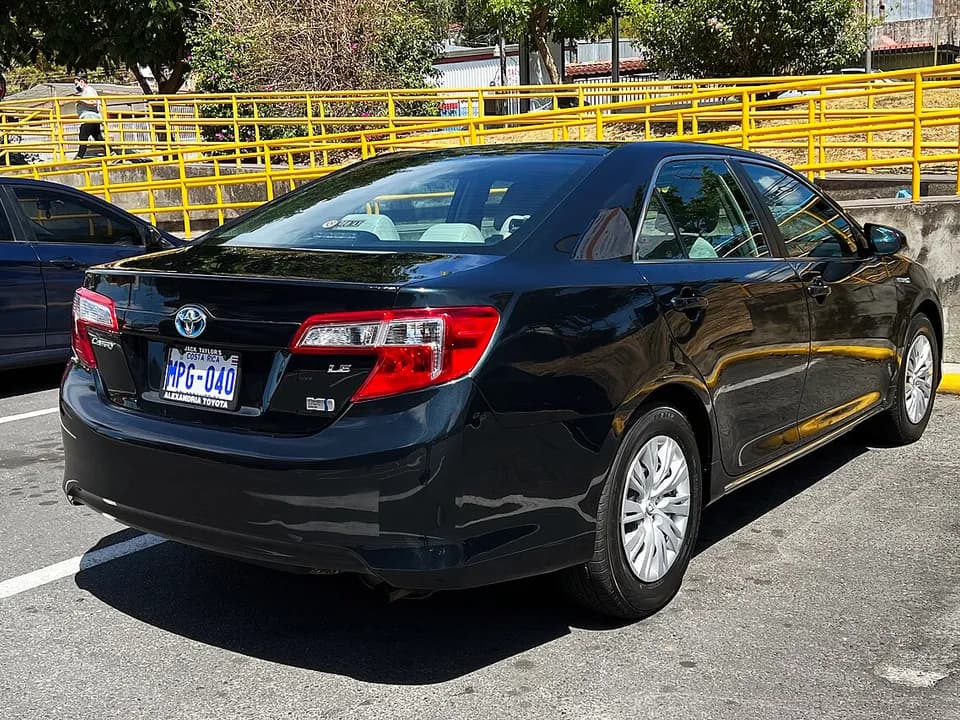 Toyota Camry 2022 Hybrid Luxury — Immaculate Condition